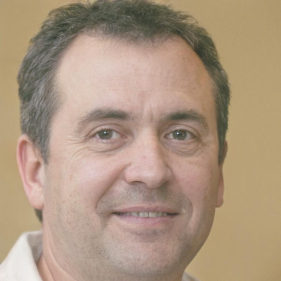 Retrato de Aurelio Mendizábal, especialista en ahorro familiar